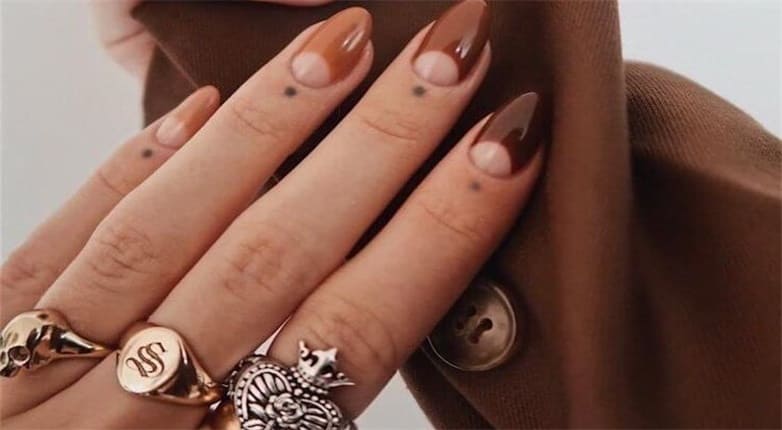 different shades of brown acrylic nails